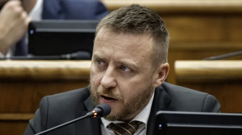 Správa v nedohľadne. Kotlár odďaľuje čas a útočí na SAV: Ochrannú ruku držíme z posledných síl. Dvořák splnomocnenca nešetril - Domáce - Správy - Pravda