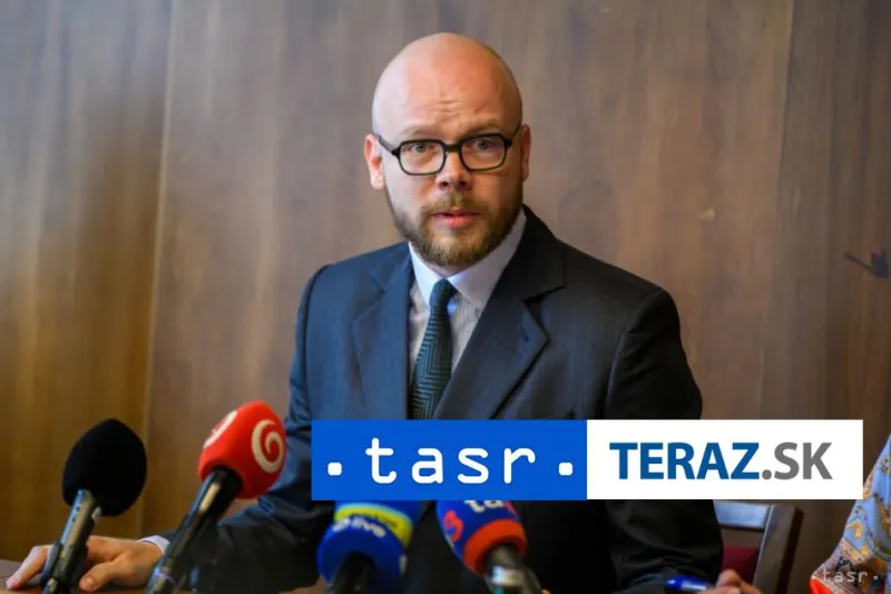 Dvořák:Vláda naďalej ignoruje nedostatok vakcín aj konšpirácie Kotlára