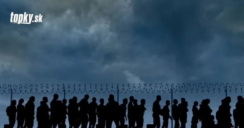 Masívna migračná vlna pri Grécku: Pobrežná stráž zachránila pri Kréte takmer 540 migrantov na rybárskej lodi