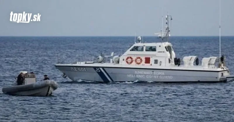 Grécka pobrežná stráž zachránila neďaleko Kréty ďalších 131 migrantov