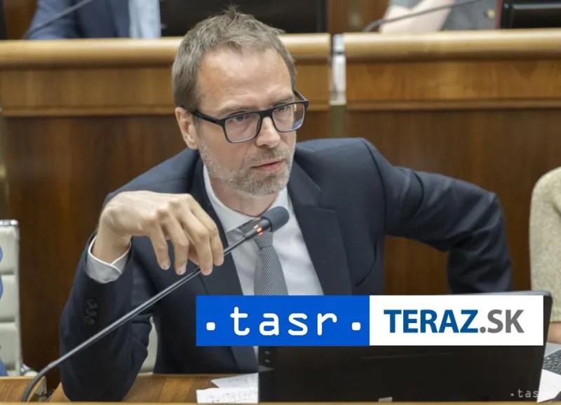 Opozícia reaguje na žaloby Žilinku, opäť kritizuje záchrankový tender