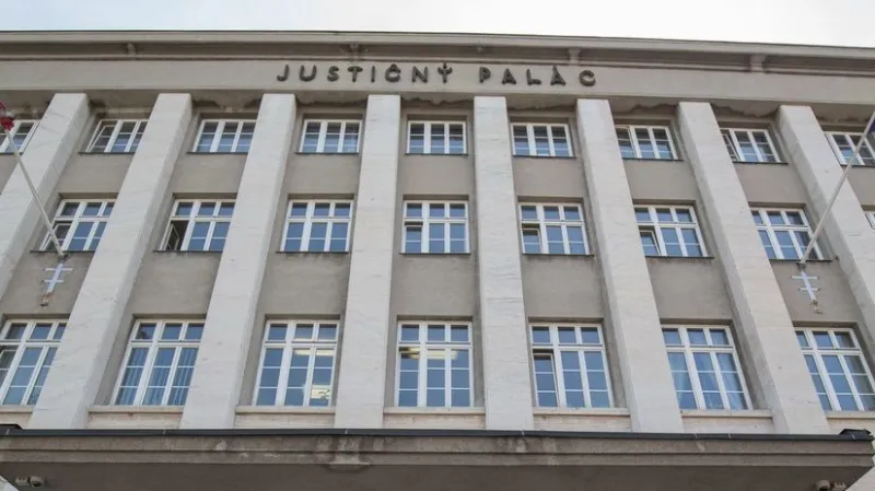 Súd odmietol obžalobu podanú na čurillovcov - Domáce - Správy - Pravda