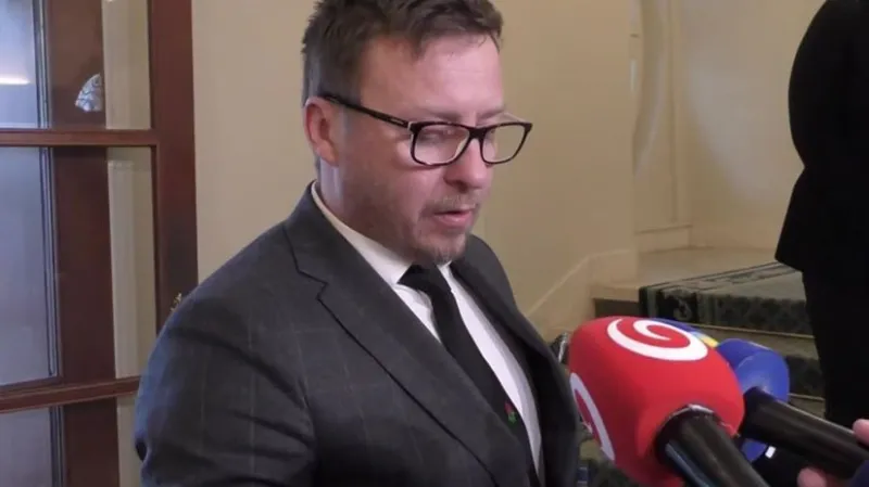 VIDEO: Kotlár sa dočkal. Na vláde predstavil svoje výsledky a zistenia - Domáce - Správy - Pravda