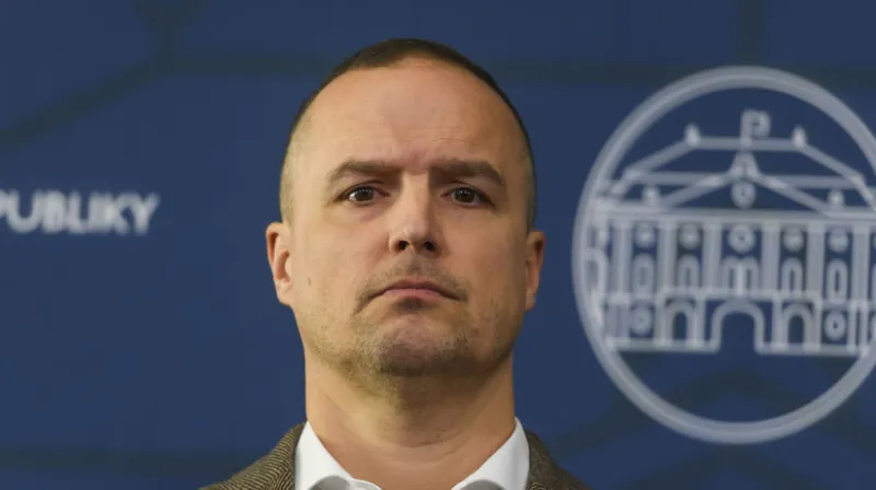 Obžalovaný Ficov poradca Lindtner čítal na súde výpovede svedkov: 600 správ, mnoho mien, chýba však jedno jediné - Domáce - Správy - Pravda