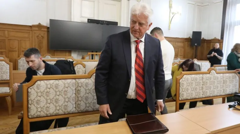 Po rozsudku v kauze Mýtnik už Fico nemôže zaprieť korupčné kauzy svojich vlád, vyhlásil Šimečka - Domáce - Správy - Pravda