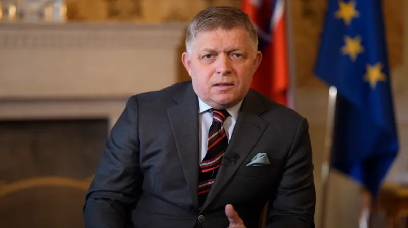 Fico o zvážaní migrantov na hranice: Je to dezinformácia, SIS ani Vojenské spravodajstvo nič také nepotvrdili - Domáce - Správy - Pravda