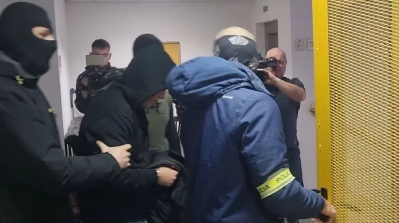 Prieskum: Väčšina verejnosti je v spore medzi politikmi a čurillovcami zmätená. A vy? Komu dôverujete? - Domáce - Správy - Pravda