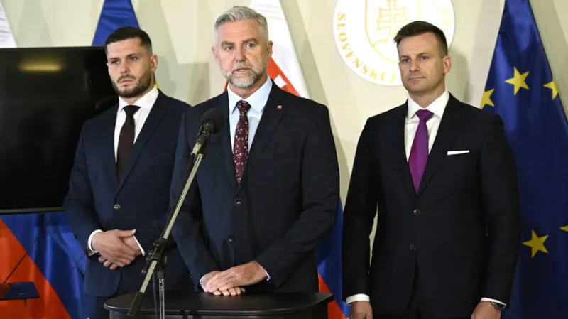 Prestrelka o zvážaní migrantov na hranice pred voľbami sa vyhrocuje. Smer podáva trestné oznámenie na Ódora - Domáce - Správy - Pravda