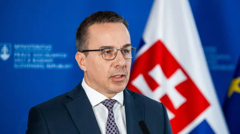 Tomáš a Gašpar sa pochytili pre 13. dôchodky. Minister akékoľvek zásahy odmieta, Petrík kritizuje pravidlo „bez školy nebudú dávky“ - Domáce - Správy - Pravda