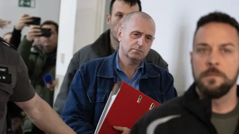 Vražda Valka na súde: Znalec opísal smrtiaci výstrel aj stopy po odtiahnutí tela - Domáce - Správy - Pravda