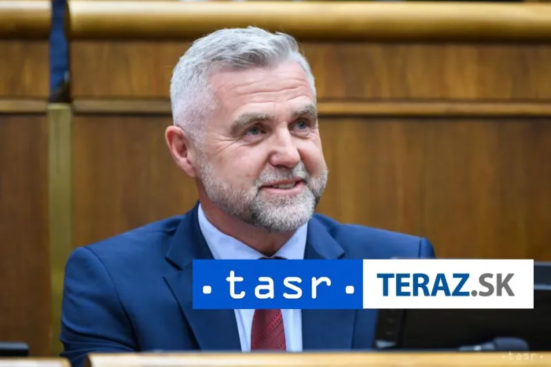 Opozícia kritizuje Gašpara za Očistec,PS ho chce odvolávať v septembri