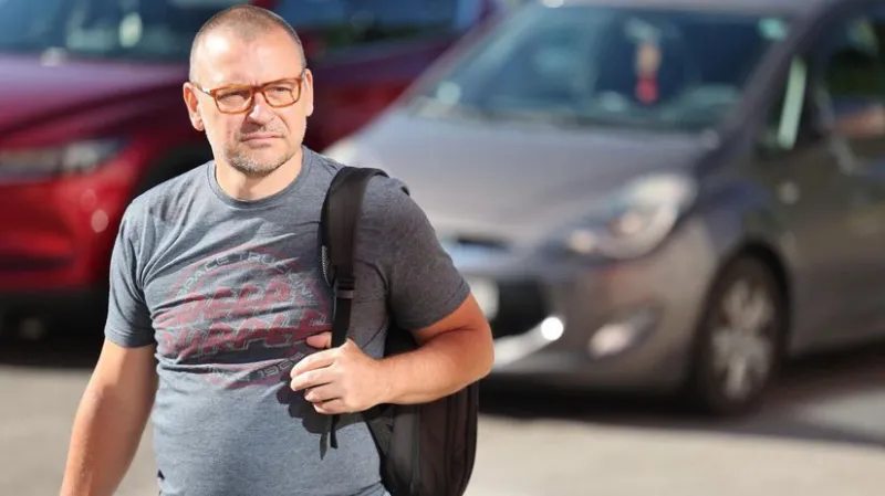 Kočner ma hypnotizuje pohľadom, robí grimasy, sťažoval sa Tóth. Vypovedal aj o sledovaní Sulíka - Domáce - Správy - Pravda