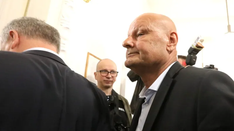 Slobodníkova výpoveď pokračuje. Na súde opísal, ako podľa neho rozdelili 200-tisíc eur do igelitiek - Domáce - Správy - pravda.sk