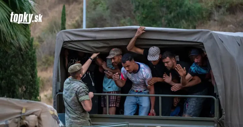 Napätie v španielskej exkláve: Stovky migrantov žiadajú azyl namiesto vyhostenia
