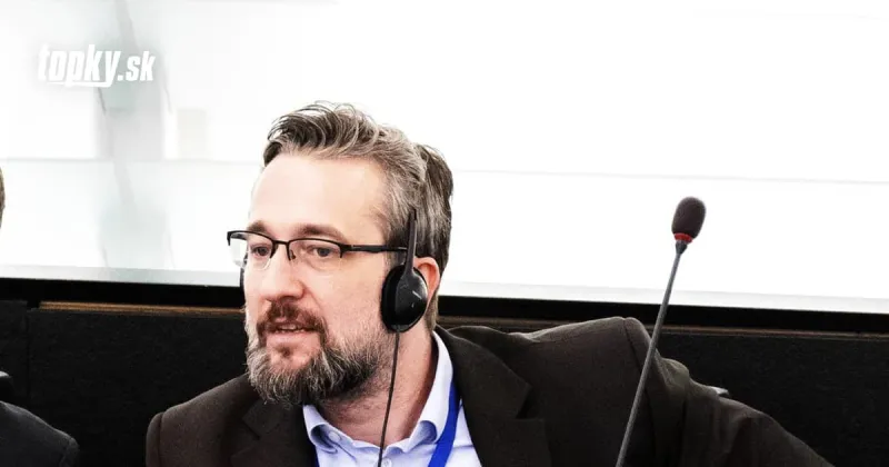 Europoslanec Blaha sa prezentoval kritikou voči zbohatlíkom, teraz má vilu