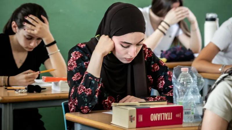 V talianskych školách je priveľa migrantov. Vláda to chce riešiť: žiadna burka ani geto - Svet - Správy - pravda.sk