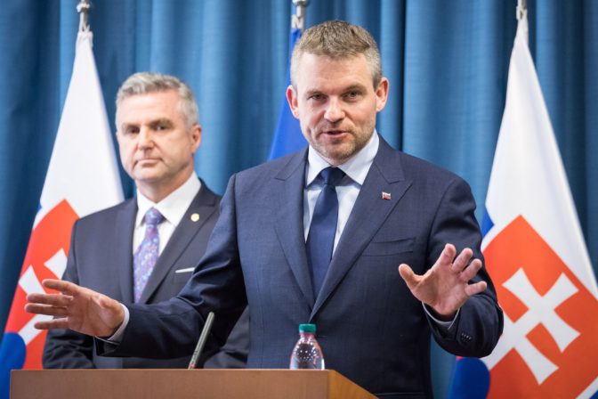 Aktualizované: Premiér Pellegrini oznámil, že Gašpar skončí ako prezident policajného zboru - Webnoviny.sk