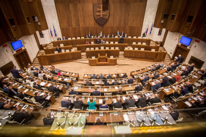 Kancelária parlamentu odmieta klamlivé tvrdenia o porušovaní listového tajomstva - Webnoviny.sk