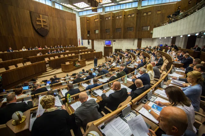 Kauzu otvárania listov poslancom v parlamente rieši NAKA - Webnoviny.sk