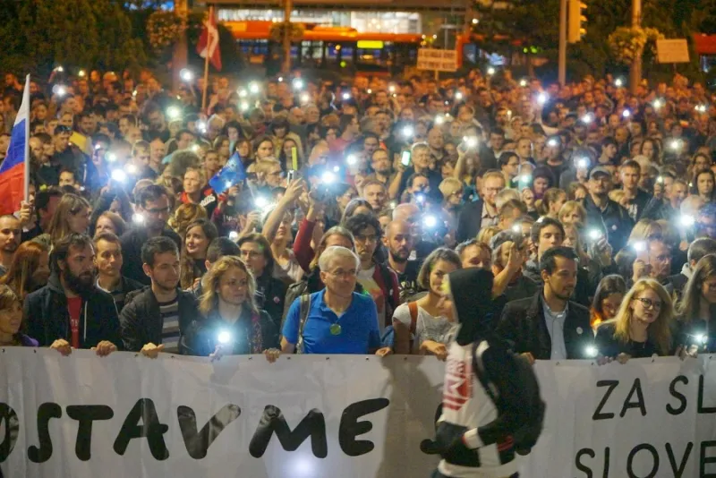 Nespokojní Slováci opäť vyšli do ulíc: VIDEO Pokračovanie veľkých protestov, chcú výmenu vlády | Topky.sk