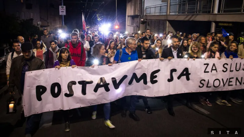 Ľudia protestujú, lebo neveria nikomu z nás, tvrdí Krajniak - Domáce - Správy - Pravda.sk