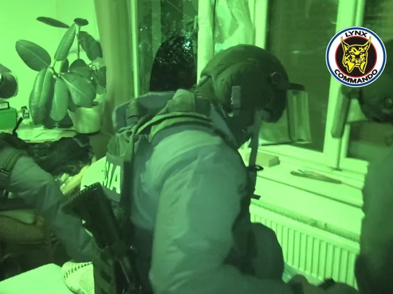 Policajti zverejnili dramatické VIDEO zásahu v Kolárove: Operácia News proti strelcovi | Topky.sk