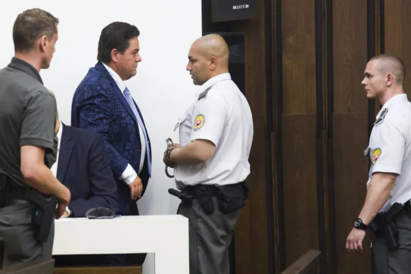 Situácia naberá na obrátkach. Kočnera eskortovali do väznice v Leopoldove | Glob.sk