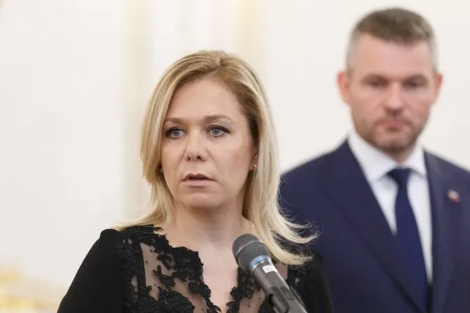 Pellegrini by mal odvolať Sakovú nielen v záujme štátu, vyhlásili SaS, OĽaNO aj Sme Rodina - Webnoviny.sk