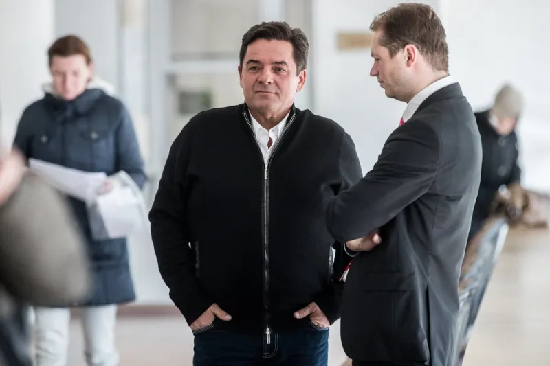 Námietku zaujatosti sudcu v kauze sporu o miliónové zmenky zamietli - domov.sme.sk