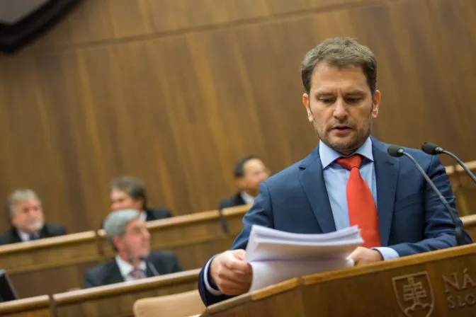 Matovič v parlamente žiadal, aby sa Fico vzdal poslaneckého mandátu v súvislosti s kauzou Kuciak - Webnoviny.sk