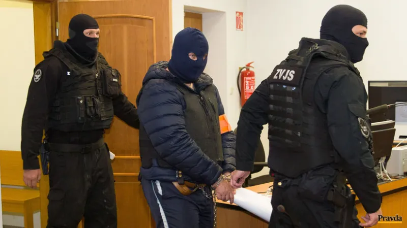 Obvineného zo sprostredkovania Kuciakovej vraždy previezli do Bratislavy - Domáce - Správy - Pravda.sk